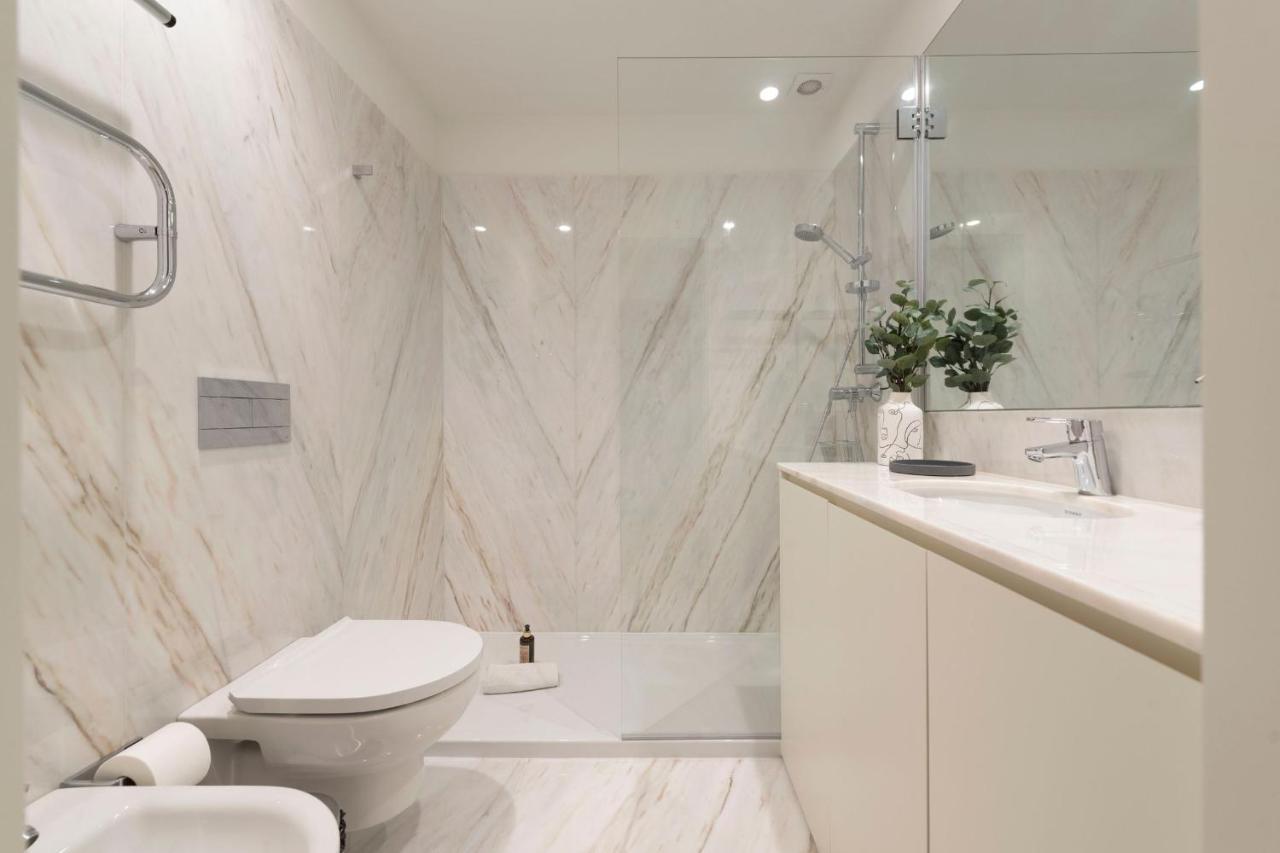 Mouzinho Luxury 3Br Flat L 5 Min Walk To Ribeira By Lovelystay Porto Luaran gambar