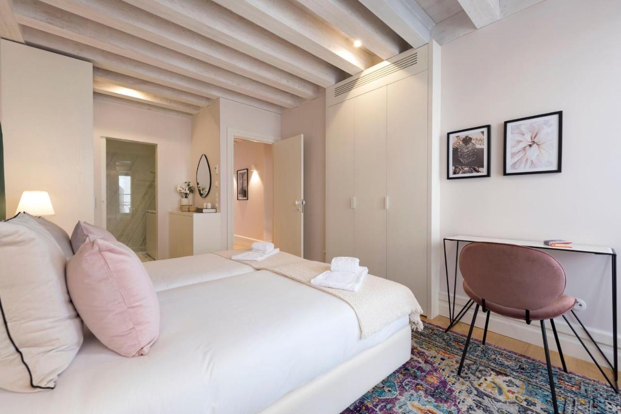 Mouzinho Luxury 3Br Flat L 5 Min Walk To Ribeira By Lovelystay Porto Luaran gambar